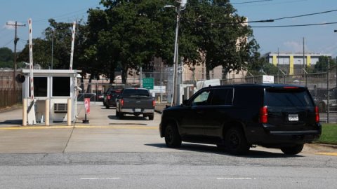 <b>Trump Georgia election case: First defendant surrenders </b>