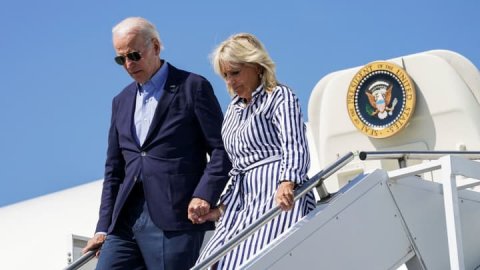 <b>Biden to visit Hawaii to survey wildfire devastation</b>