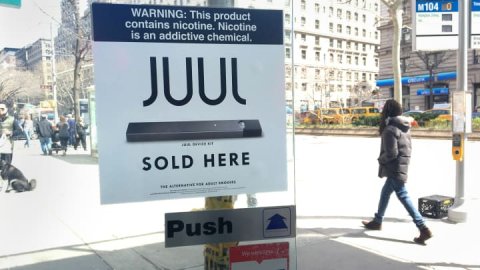 <b>Altria Group sues Juul over e-vapor patent infringement </b>