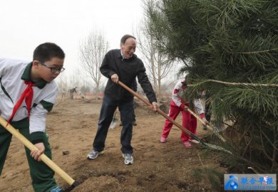 <b>National leaders collectively plant trees Wang Qishan ranking only member of the Secur</b>