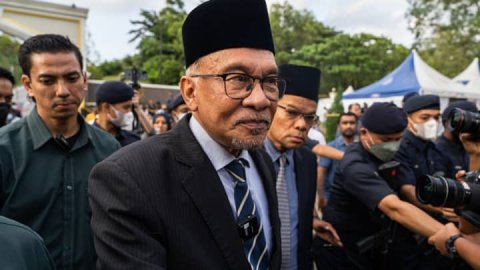 <b>Malaysia's Anwar vows to recover Goldman 1MDB settlement, warns of lawsuits</b>