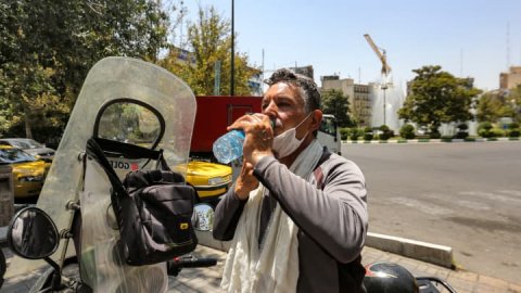 <b>Iran begins two-day nationwide shutdown due to soaring temperatures</b>