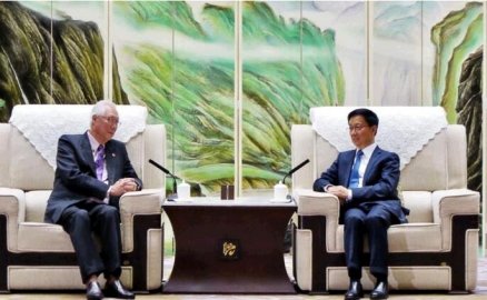 Goh Chok Tong and Han Zheng met to reaffirm the close bilateral relations between Sing