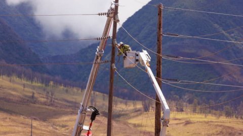 <b>Maui fires: Electric utilities face billions in liability with old lines</b>