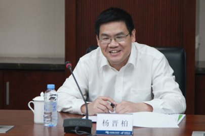 Yang Jinbai leads the ＂post-70s＂ high-ranking officials