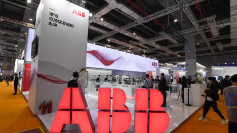 <b>The CEO of robotics giant ABB is 'pretty pessimistic' on China</b>