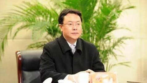 Then there is an officer of the Jiangsu ＂post -70s＂ department across provinces.