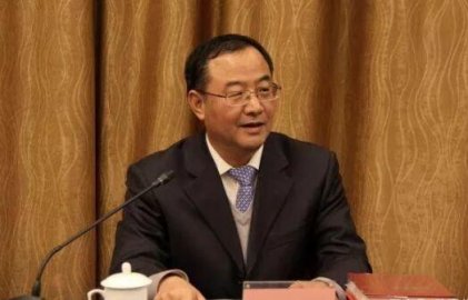 Wang Jinfeng, Secretary -General of the Municipal Party Committee who received huge am