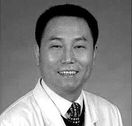 Mei Zhongming, deputy director of the ophthalmology department of Wuhan Central Hospit