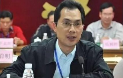 Town Party Secretary Huang Zeke's restless bribery 27 million bribes in disguise