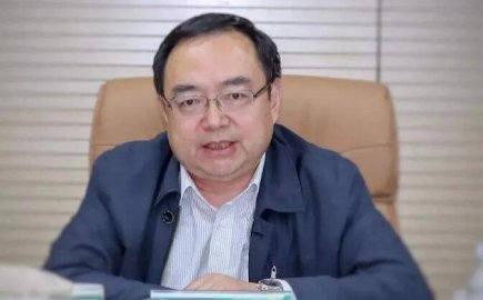 Sui Zhenhua, director of the Qingdao Health and Health Committee, suspended his office