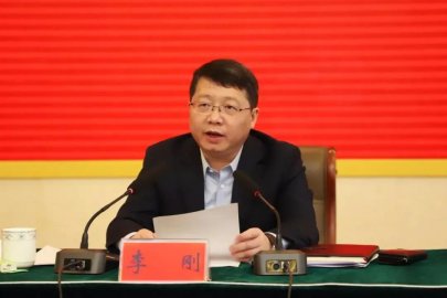 Li Gang served as Secretary of the Liupanshui Municipal Party Committee