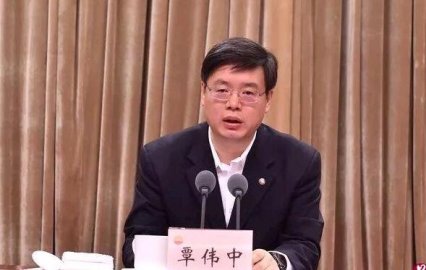 <b>49 -year -old Qin Weizhong is expected to be the first ＂post -70s＂ mayor in Shenzhen</b>