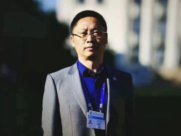 The deputy dean of two well -known hospitals in Anhui was investigated on the same day