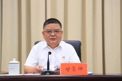 Gan Rongkun, member of the Standing Committee of the Henan Provincial Party Committee 