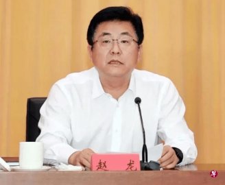 <b>Zhao Long is the youngest leader at the younger provincial governor of Fujian Province</b>