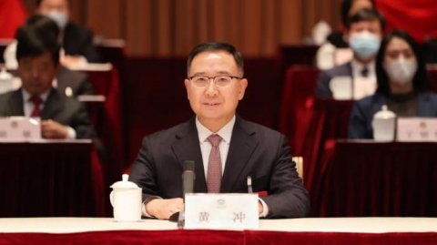 Huang Chong was elected Chairman of the CPPCC in Xuhui District, Shanghai