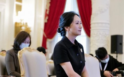 Meng Wanzhou is the chairman of Huawei rotating