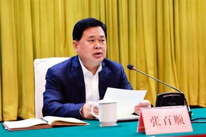 Zhang Baishun has been served as the secretary of the party group of the city governme