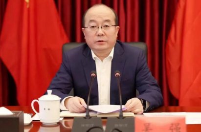 Nineteenth Central Equary Wu Qiangzhuang was the Deputy Secretary of the Party Group o