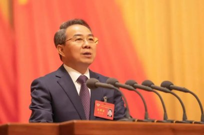 Dong Yunhu was elected director of the Standing Committee of the Shanghai People'