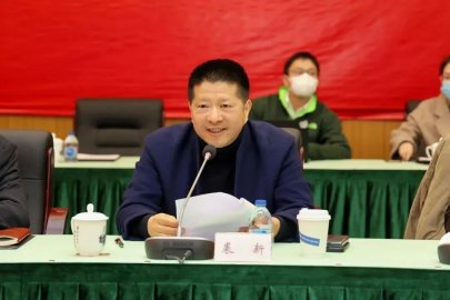 Qiu Xinren's Secretary of the Party Committee of Fudan University