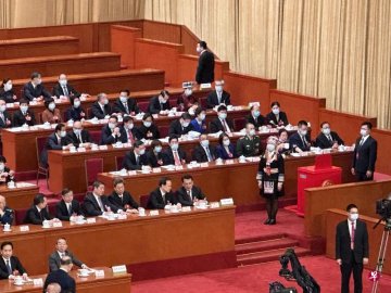 After completing the voting, the two secretary of the Chongqing Municipal Party Commit