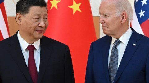 <b>Singapore, Malaysia leaders want to be friends with the U.S. and China</b>
