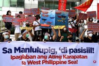 <b>Promoting China to stop the ＂provocative behavior＂ in the South China Sea, Brinken:</b>