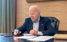 The video of Biden said that he was ＂good in the situation＂ Harris was closely cont
