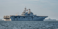 U.S. Navy ＂Kisac Mountain＂ amphibious attack ship fire