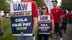 <b>UAW strike expands to 38 more facilities at GM and Stellantis</b>