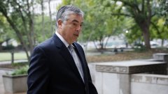 <b>Apple's Eddy Cue defends default search contract with Google in trial</b>