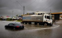 Australian rainstorms have increased to six people to six people