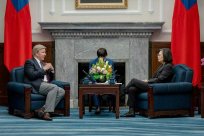 Rogers, Chairman of the Military Commission of the House of Representatives, met with 