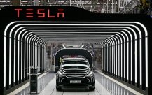 Tesla factory production is stopped and stopped