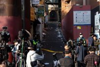 Narrow -alley narrow music flooded the call and rescue Shenglitaiyuan to step on the t