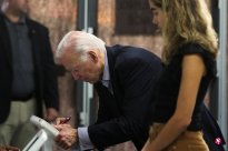 With granddaughter voting in the US mid -term election, Biden is optimistic about the 