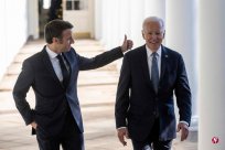 <b>Biden: I have prepared to talk to Putin to end the Russian and Ukraine Macron promised</b>