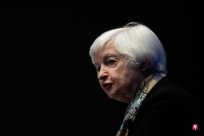 <b>Yellen: Although the banking industry has shocked the US economic material continues t</b>