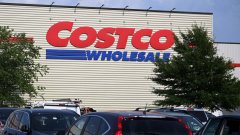 Costco CEO Craig Jelinek to step down. COO Ron Vachris will take over