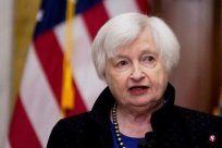 <b>Yellen: The American economy is strong but some areas are slowing down</b>