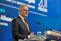 <b>Australian Prime Minister: It will make a visit to China at the right time</b>