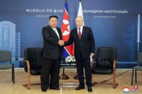 Kim Jong -un chair of the North Russian head of talks shakes his head in the Chair of 