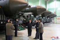 <b>Experts on the suspension of Korean and civilian agencies and radio stations: Kim Jong</b>