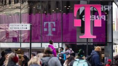 T-Mobile to acquire most of U.S. Cellular in $4.4 billion deal; U.S. Cellular shares s