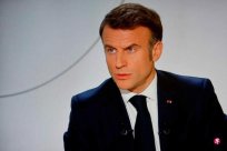 <b>Macron: Aid Ukraine cannot set up restrictions on Europe and not show weakness</b>