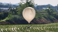 Activists send balloons carrying K-pop and money into North Korea