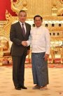 <b>Burma and China discuss the border situation Wang Yi: Support Myanmar to realize polit</b>